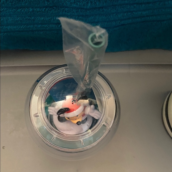Santa Mickey Mouse Snow Globe Sipper Disney Parks 2022 - Picture 2 of 4
